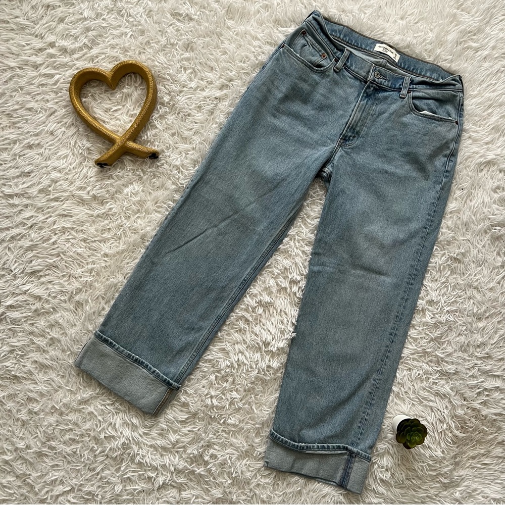 Abercrombie & Fitch Light Blue Cropped Jeans